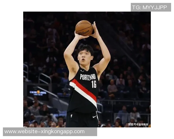 媒体人杨瀚森当众流泪展现真实情感无惧外界评价 媒体人杨瀚森当众流泪展现真实情感无惧外界评价